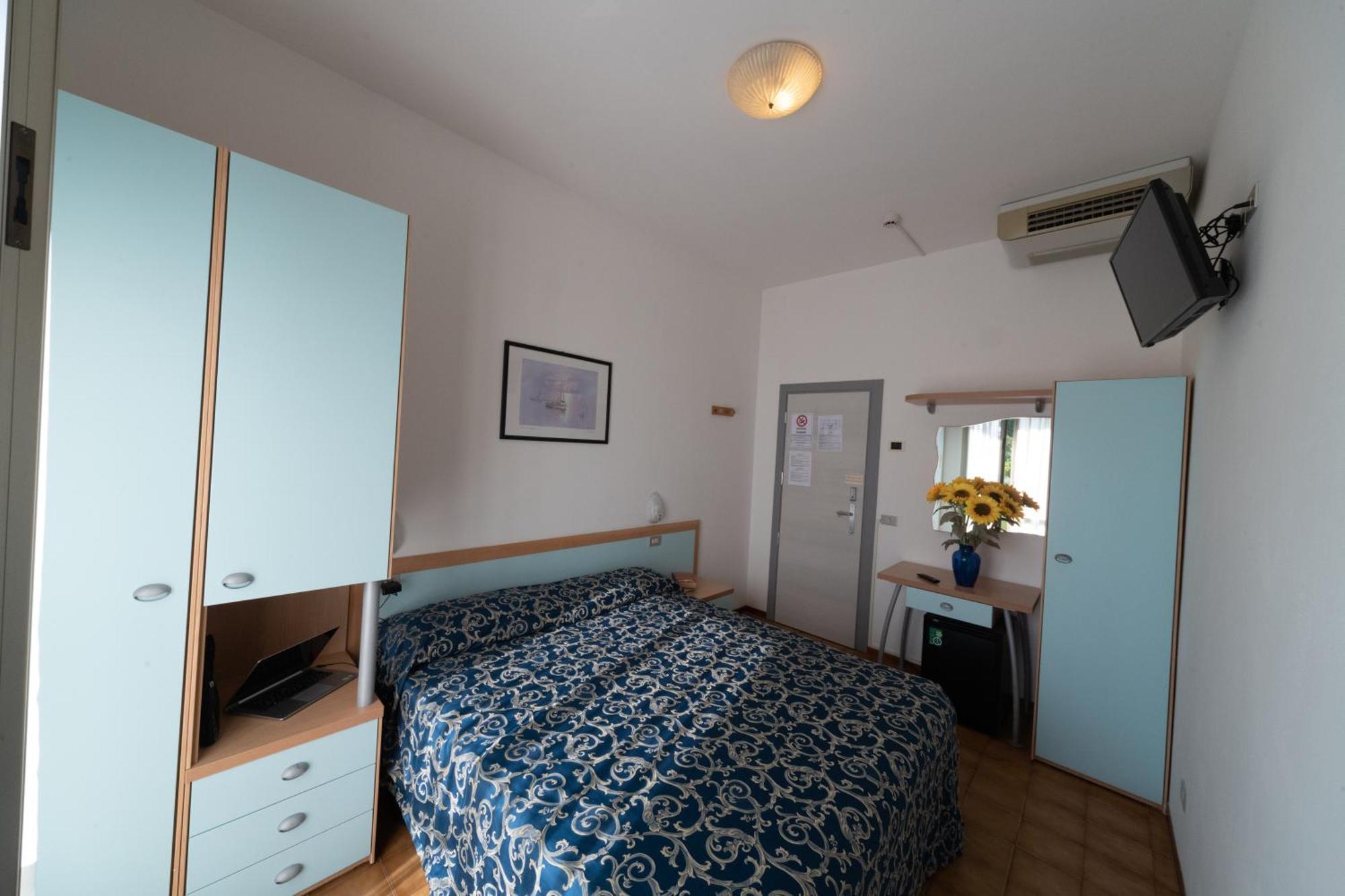 Hotel Etna - Nuova Gestione Romagnola All-Inclusive Spiaggia Parcheggio ريتشوني المظهر الخارجي الصورة