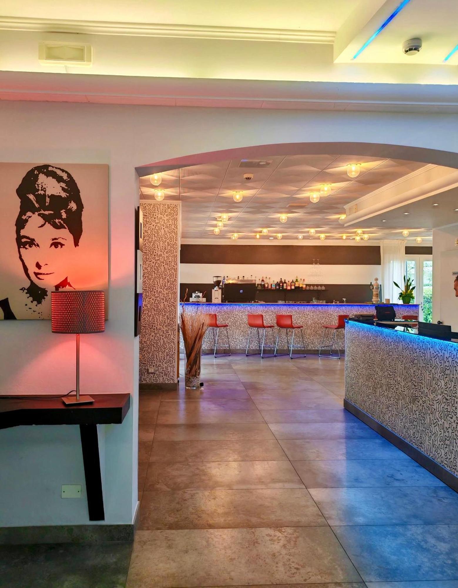 Hotel Etna - Nuova Gestione Romagnola All-Inclusive Spiaggia Parcheggio ريتشوني المظهر الخارجي الصورة