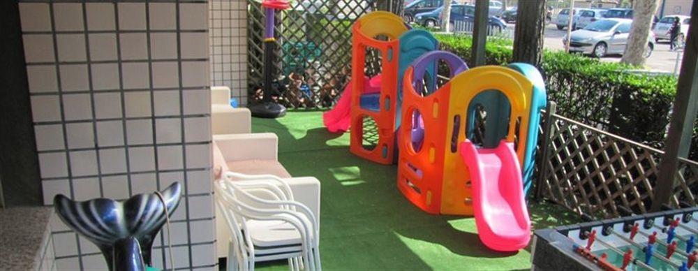Hotel Etna - Nuova Gestione Romagnola All-Inclusive Spiaggia Parcheggio ريتشوني المظهر الخارجي الصورة