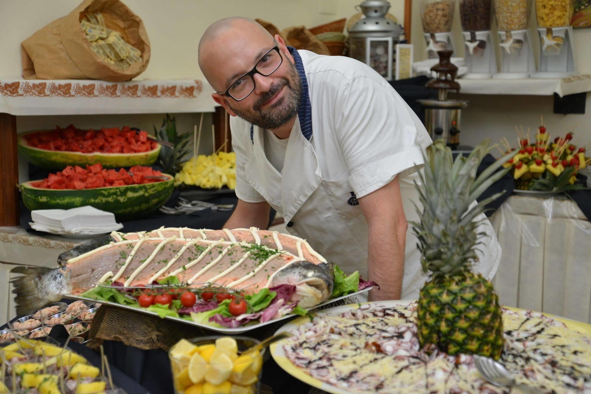 Hotel Etna - Nuova Gestione Romagnola All-Inclusive Spiaggia Parcheggio ريتشوني المظهر الخارجي الصورة
