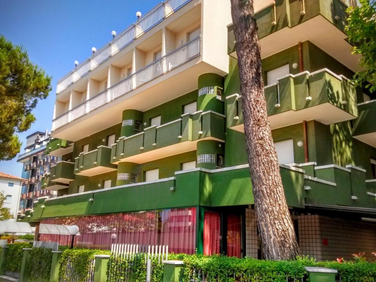 Hotel Etna - Nuova Gestione Romagnola All-Inclusive Spiaggia Parcheggio ريتشوني المظهر الخارجي الصورة